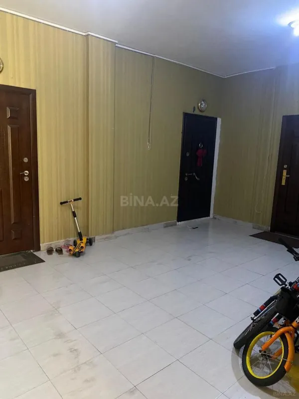 Satılır 4 otaqlı mənzil 165 m²