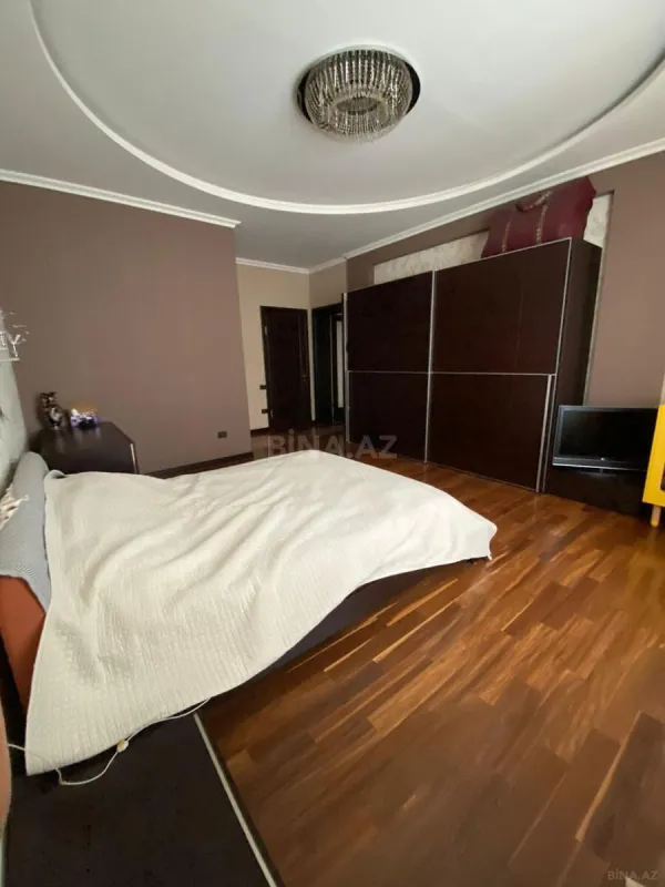 Satılır 4 otaqlı mənzil 165 m²