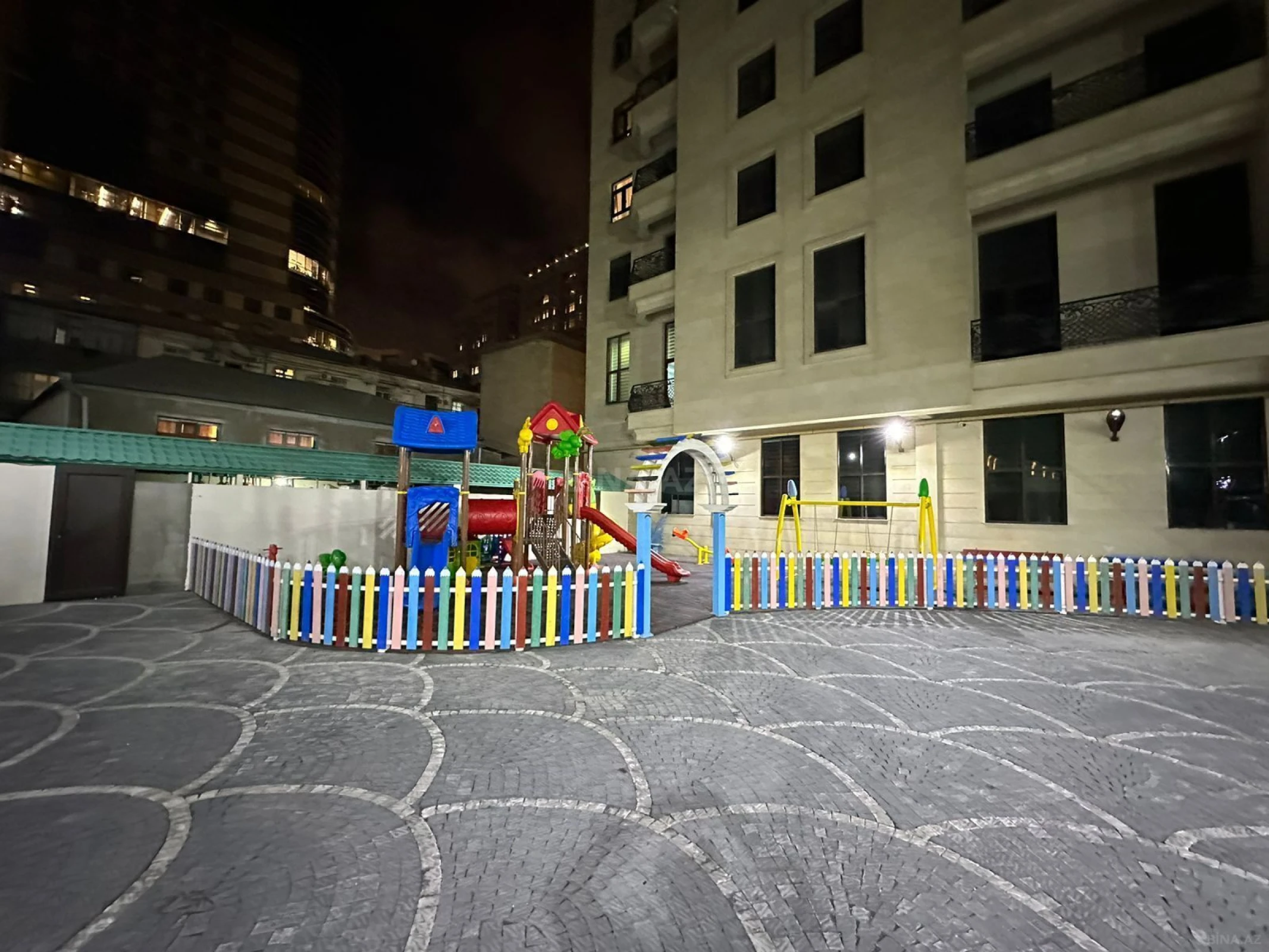 Kirayə verilir 3 otaqlı mənzil 110 m²