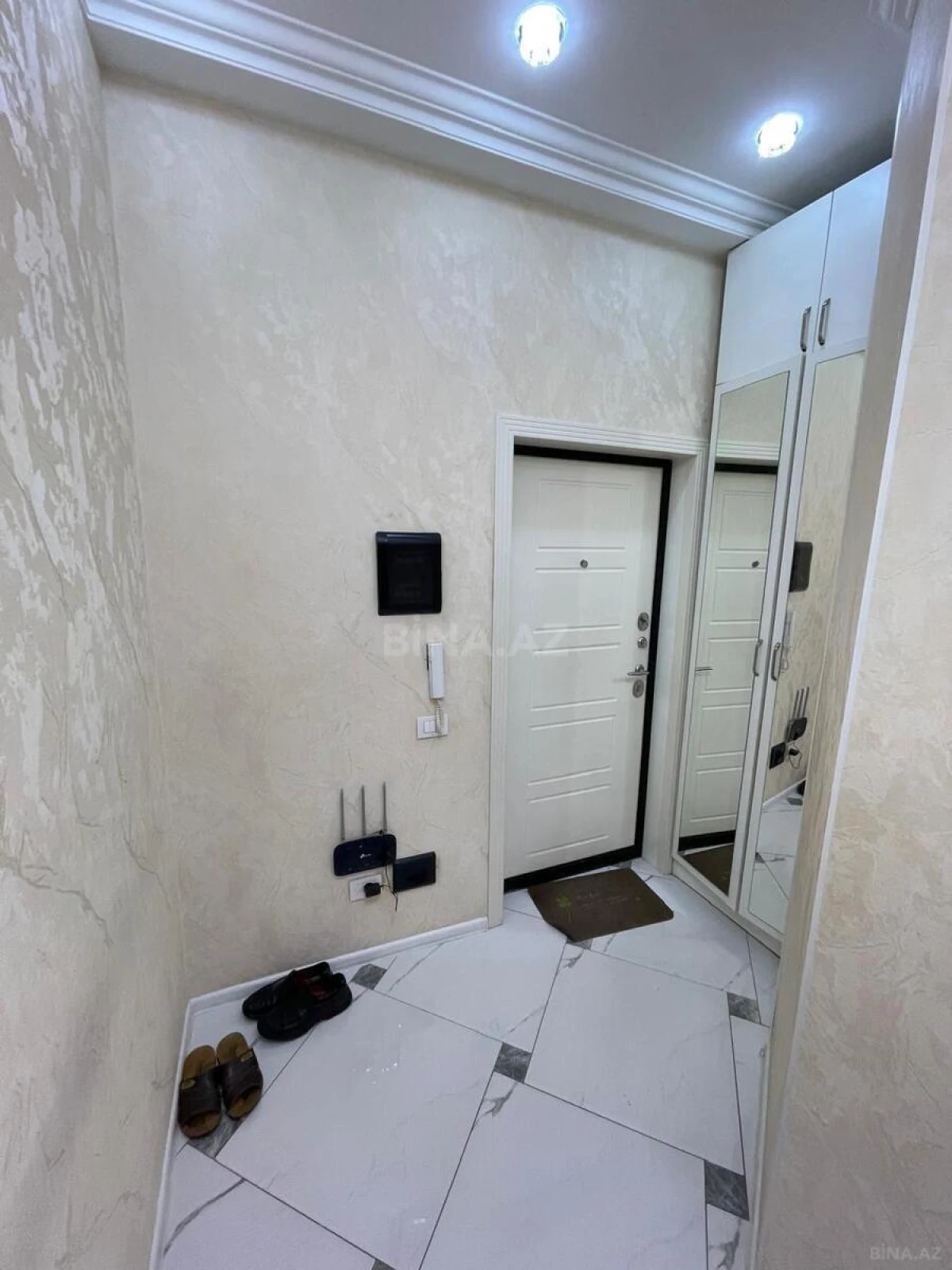 Satılır 3 otaqlı mənzil 77 m²