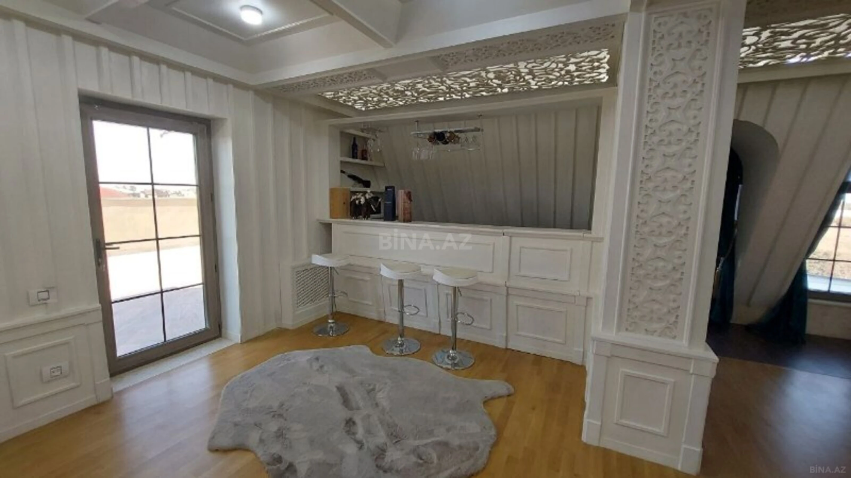 Satılır 10 otaqlı həyət evi 850 m²