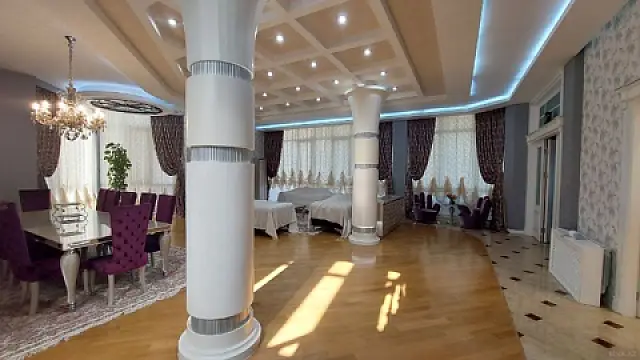 Satılır 10 otaqlı həyət evi 850 m²