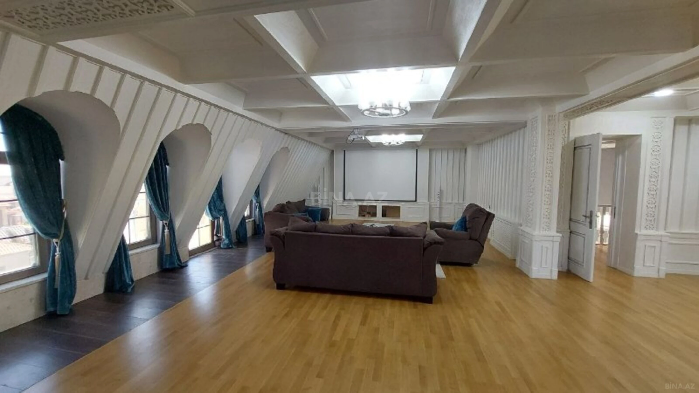 Satılır 10 otaqlı həyət evi 850 m²