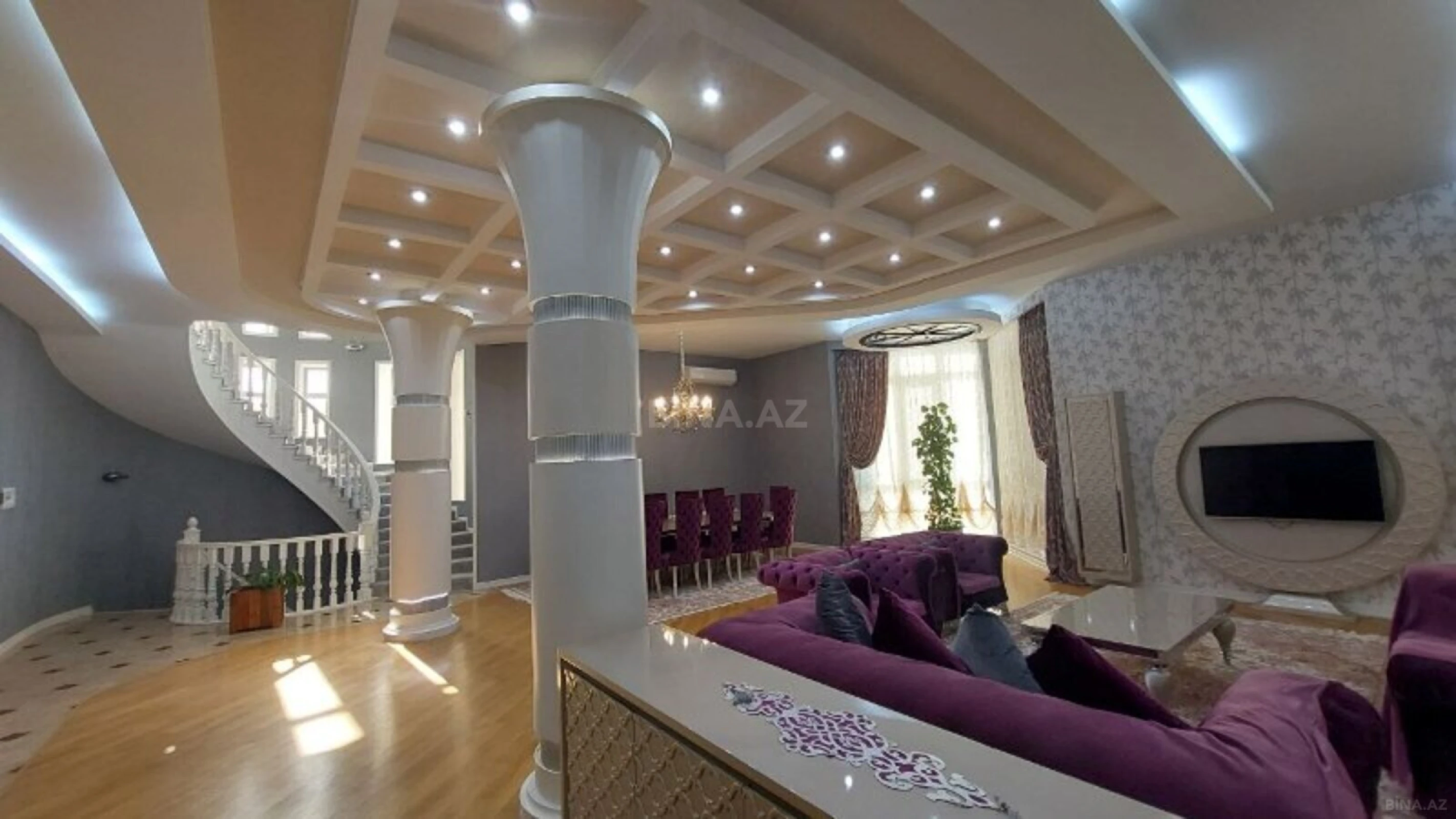 Satılır 10 otaqlı həyət evi 850 m²