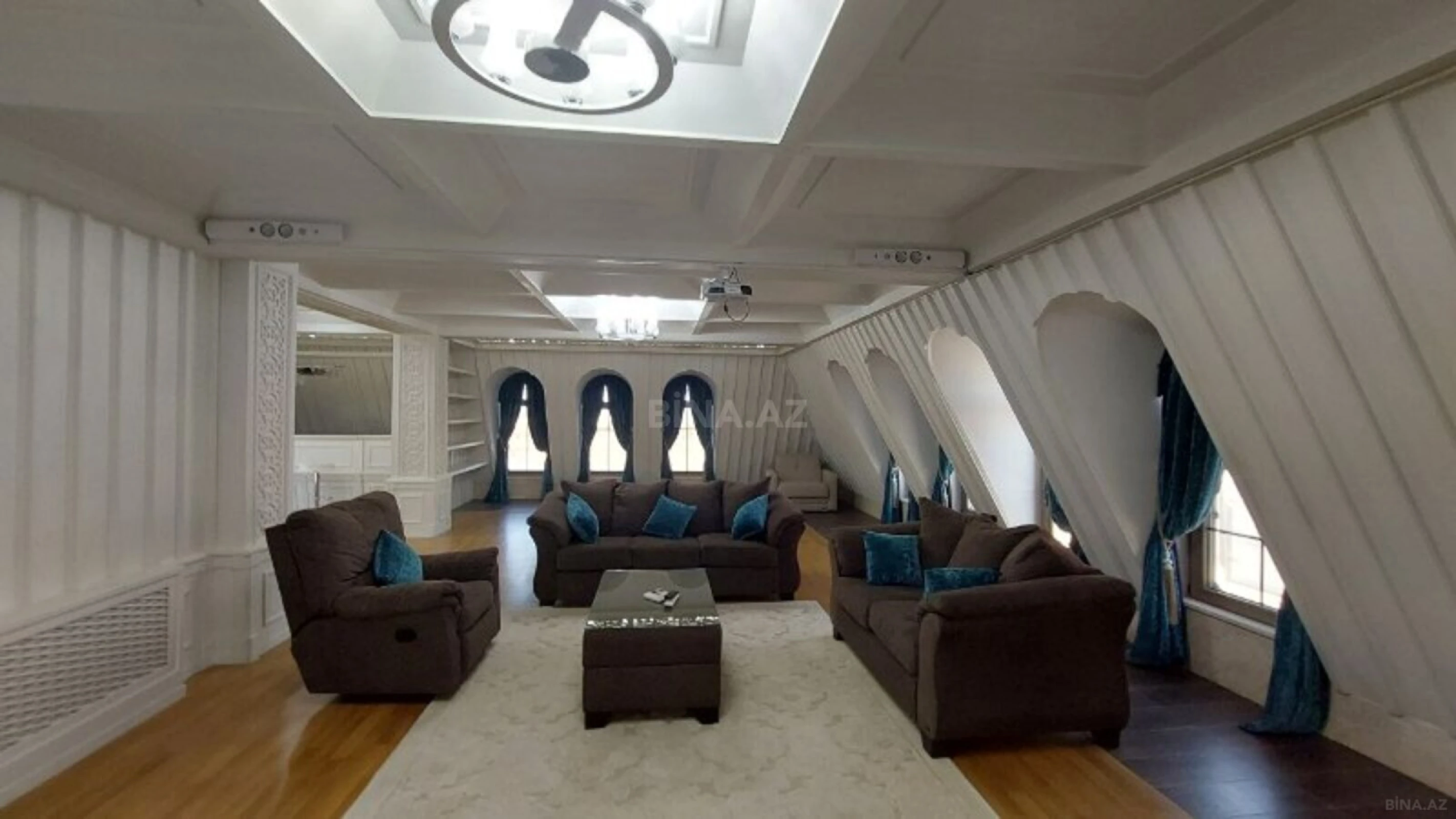 Satılır 10 otaqlı həyət evi 850 m²