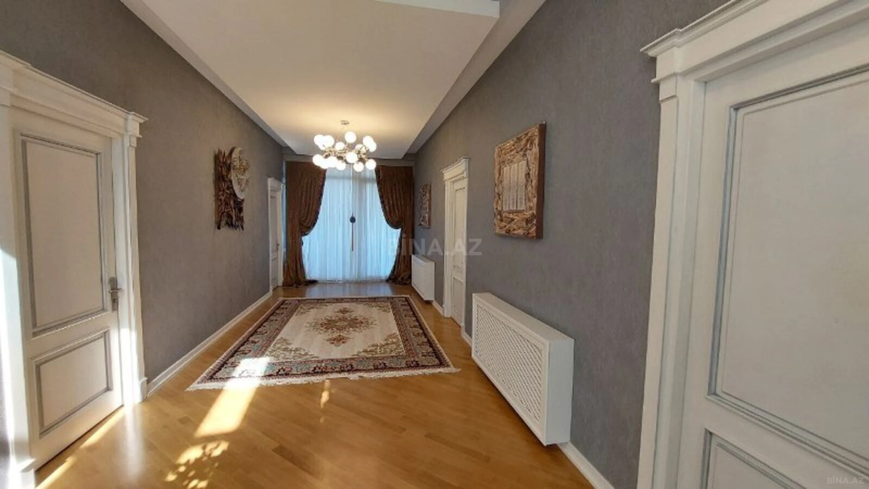 Satılır 10 otaqlı həyət evi 850 m²