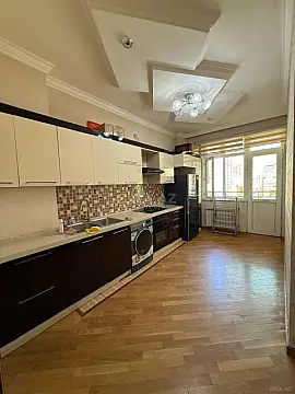 Satılır 2 otaqlı mənzil 95 m²
