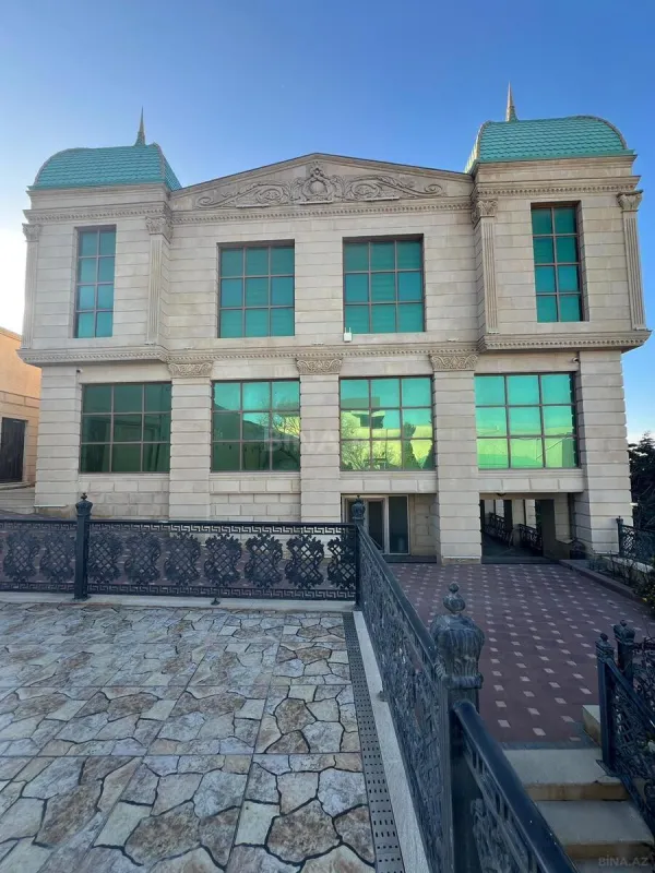 Satılır 7 otaqlı həyət evi 436.1 m²
