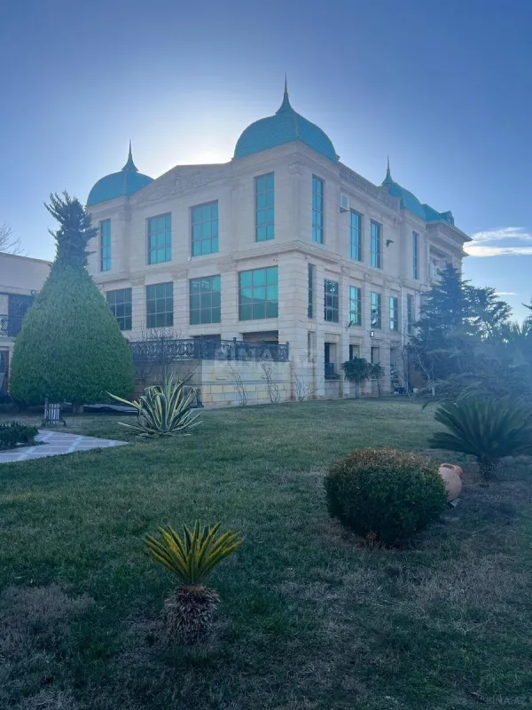 Satılır 7 otaqlı həyət evi 436.1 m²