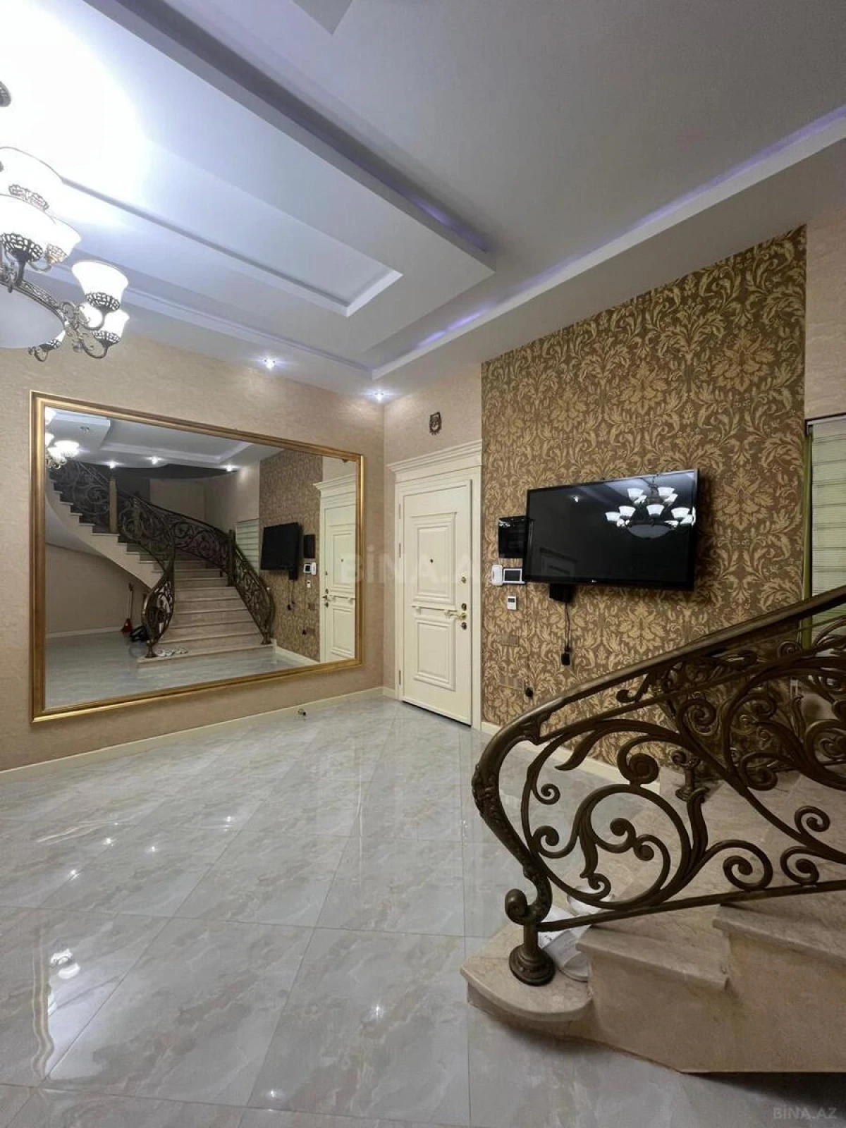 Satılır 7 otaqlı həyət evi 436.1 m²