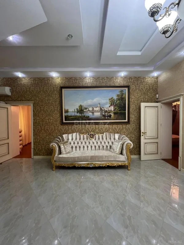 Satılır 7 otaqlı həyət evi 436.1 m²
