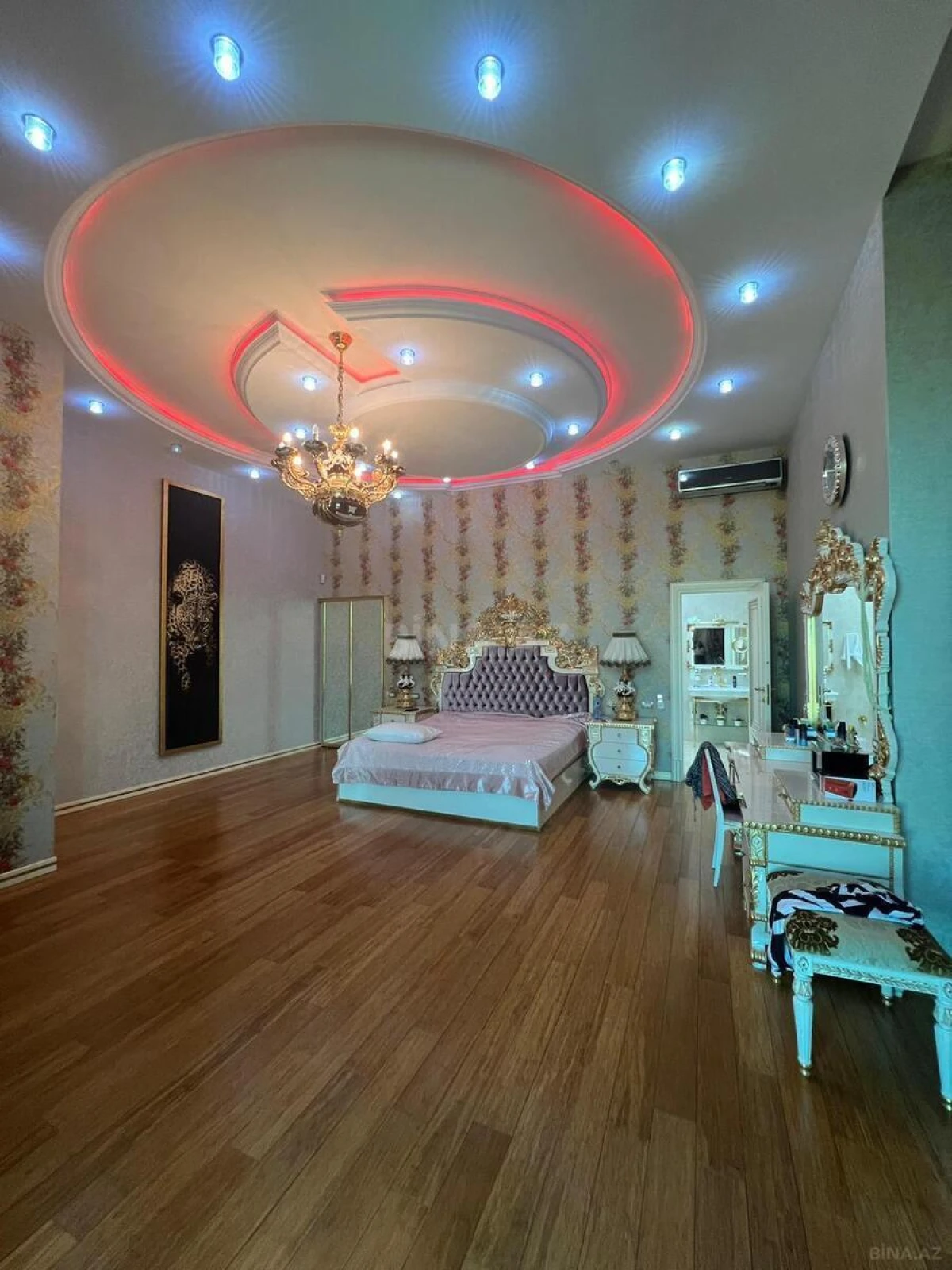 Satılır 7 otaqlı həyət evi 436.1 m²