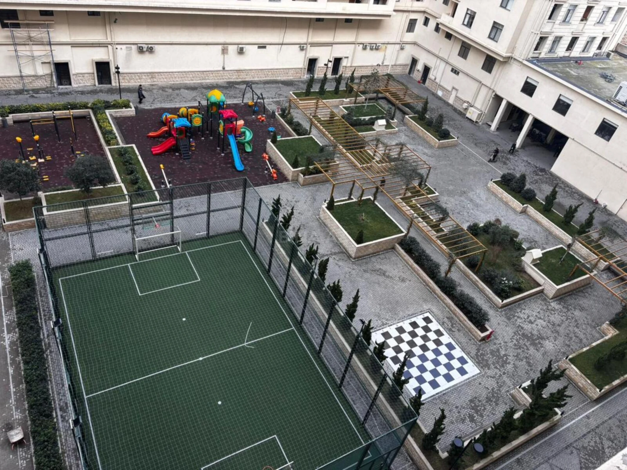 Satılır 4 otaqlı mənzil 218 m²