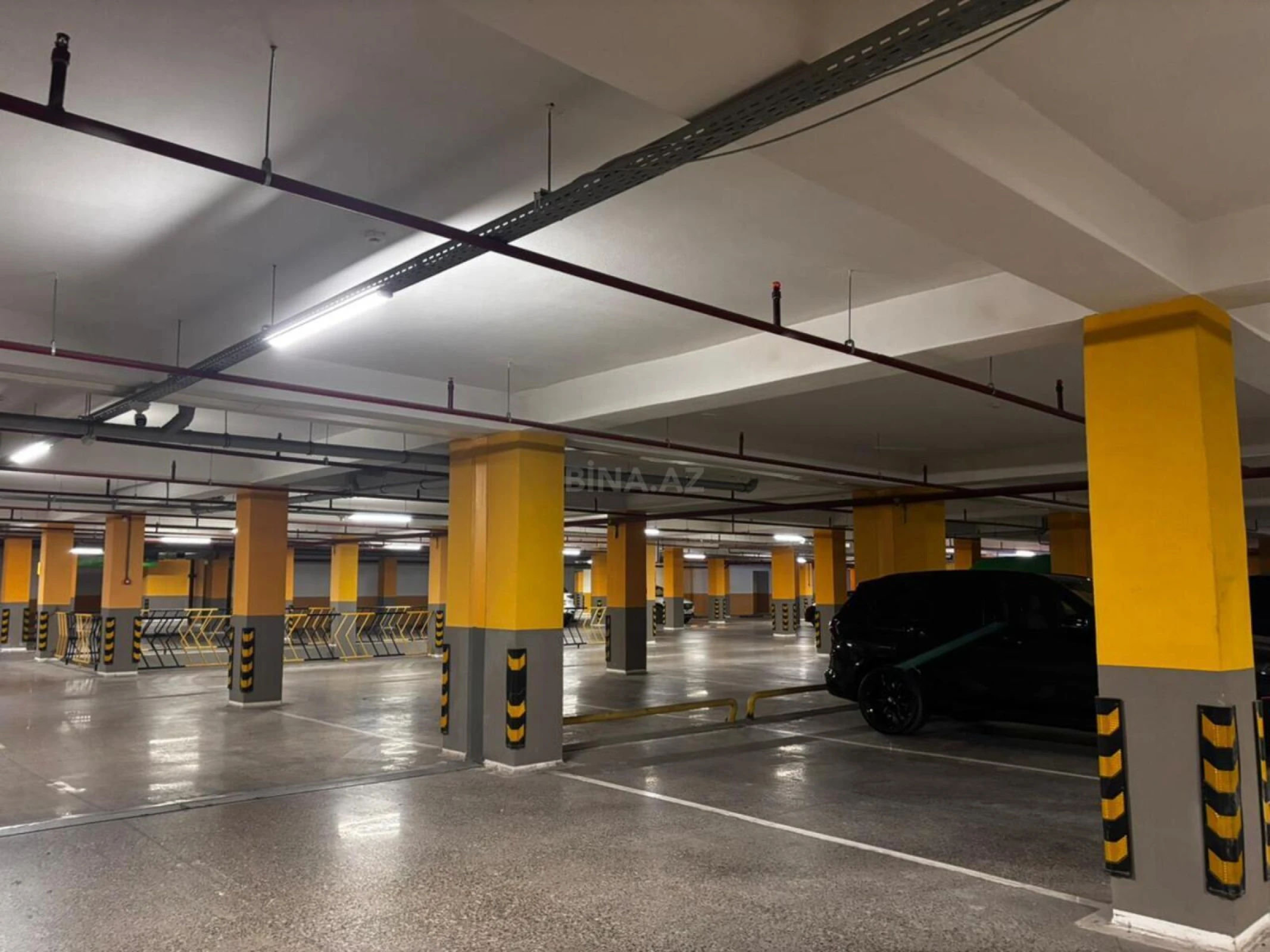 Satılır 4 otaqlı mənzil 218 m²