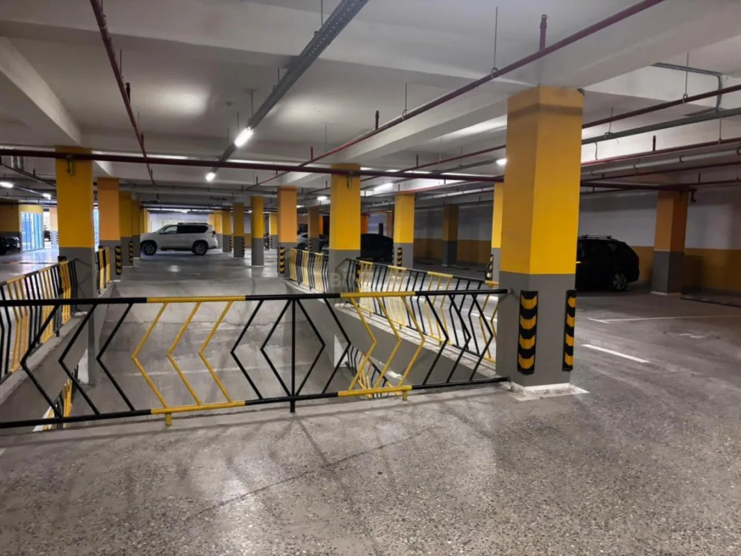 Satılır 4 otaqlı mənzil 218 m²