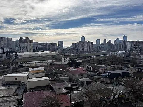 Satılır 4 otaqlı mənzil 218 m²