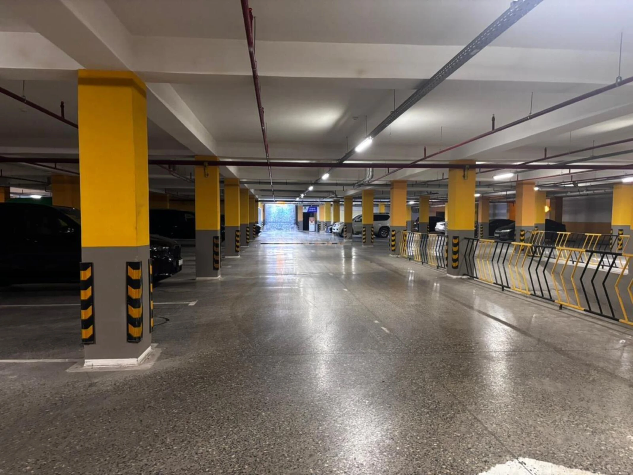 Satılır 4 otaqlı mənzil 218 m²