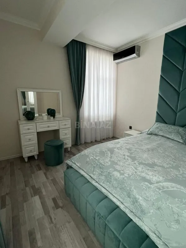 Satılır 3 otaqlı mənzil 136 m²