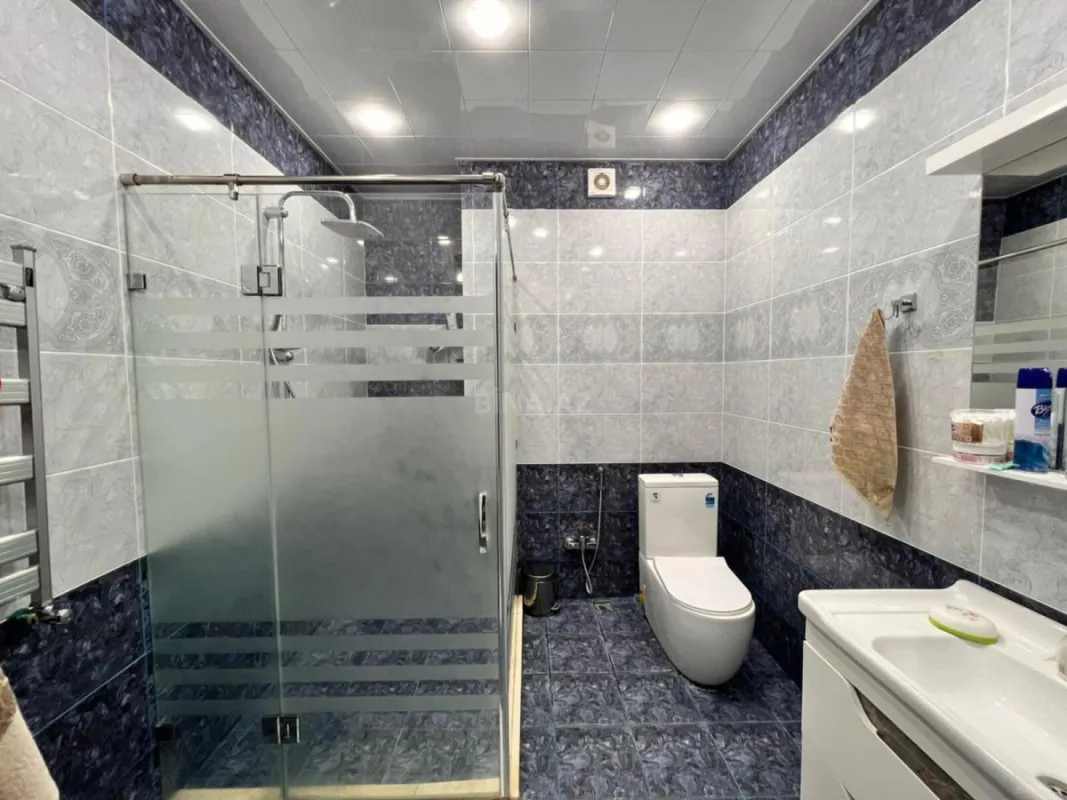 Satılır 3 otaqlı mənzil 136 m²