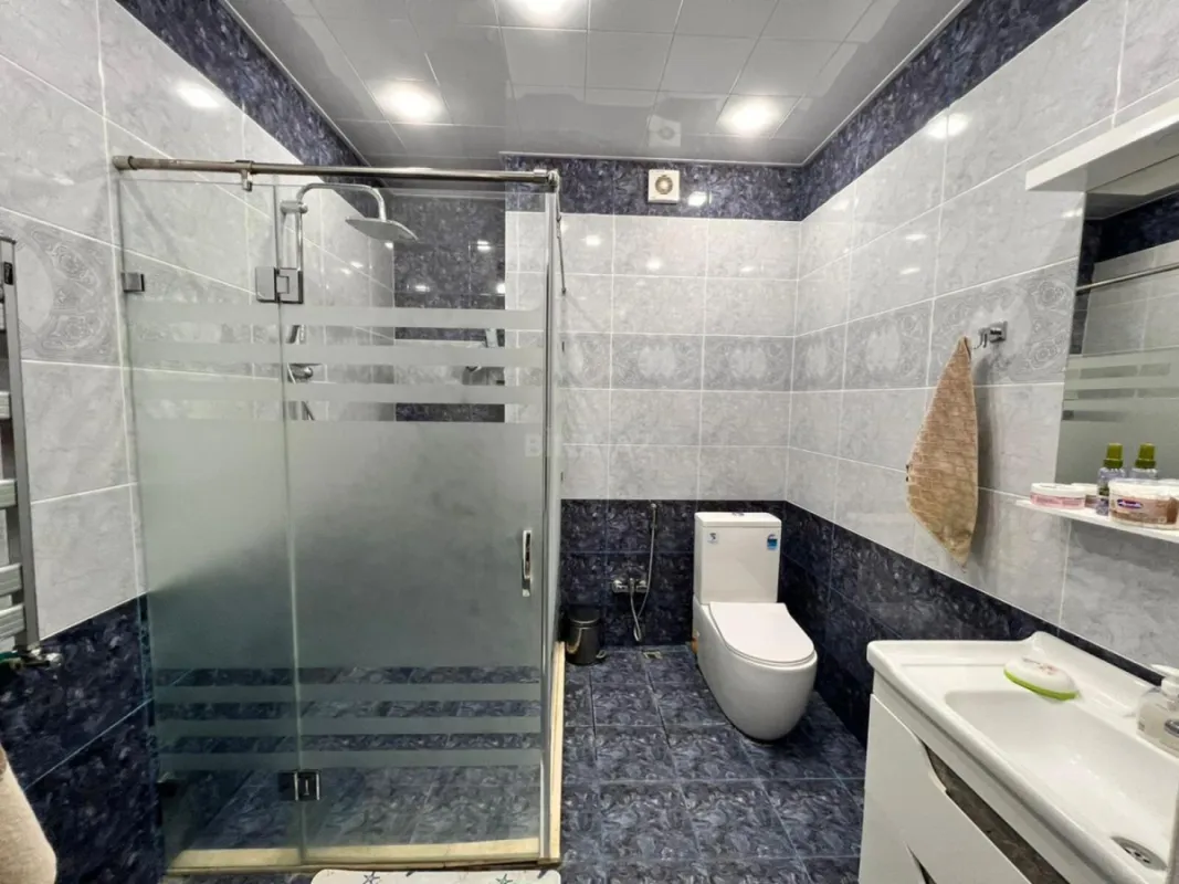 Satılır 3 otaqlı mənzil 136 m²
