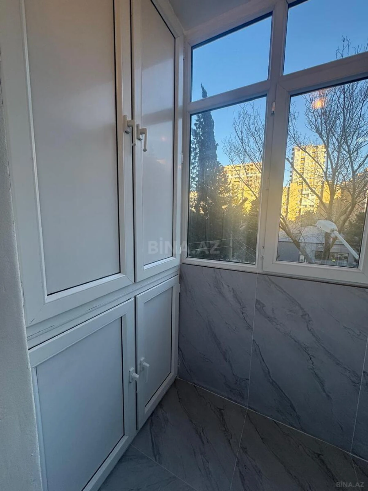 Satılır 4 otaqlı mənzil 100 m²