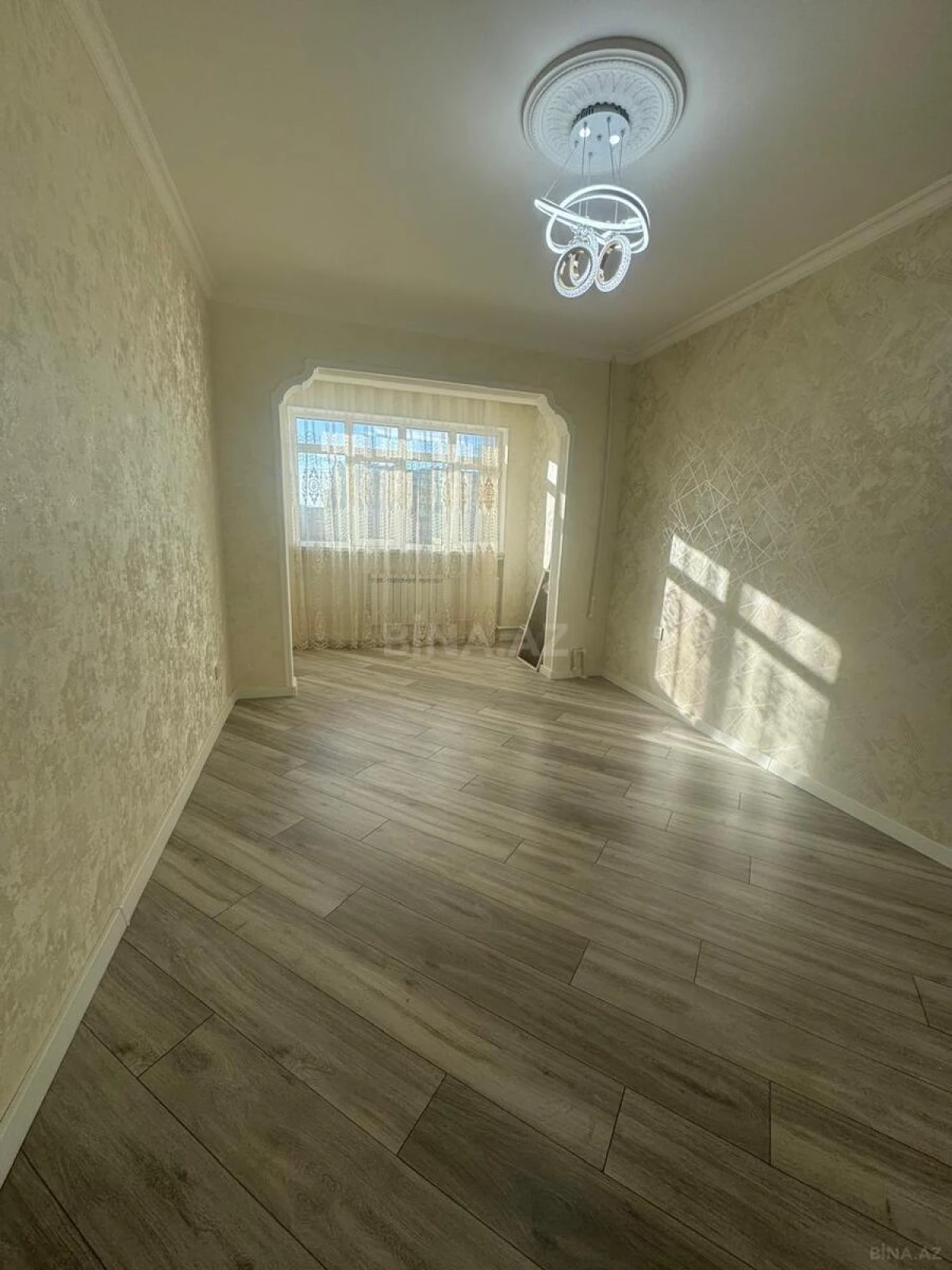 Satılır 4 otaqlı mənzil 100 m²