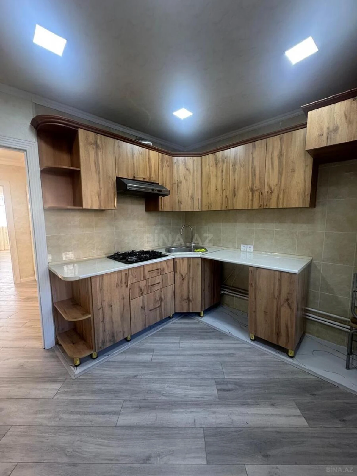 Satılır 4 otaqlı mənzil 100 m²