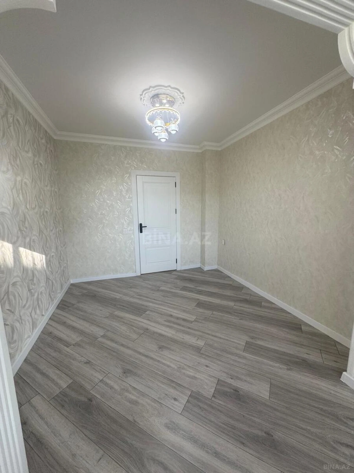 Satılır 4 otaqlı mənzil 100 m²