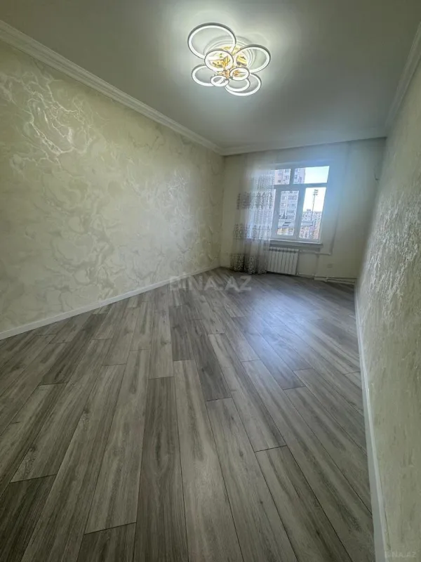 Satılır 4 otaqlı mənzil 100 m²
