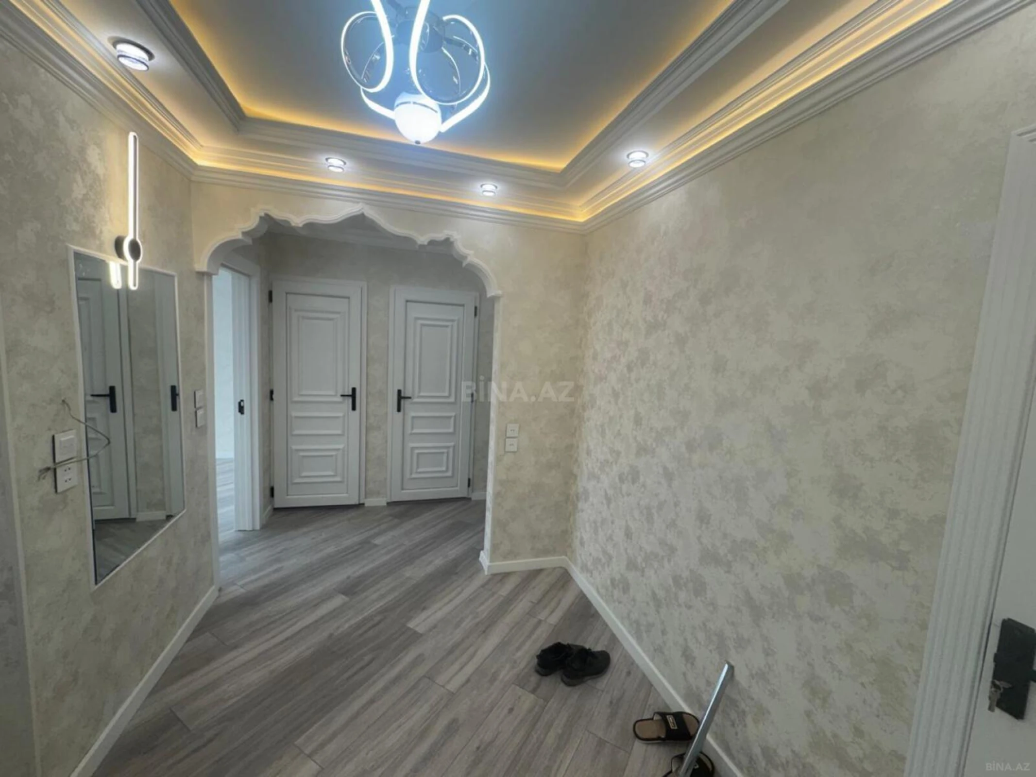 Satılır 4 otaqlı mənzil 100 m²