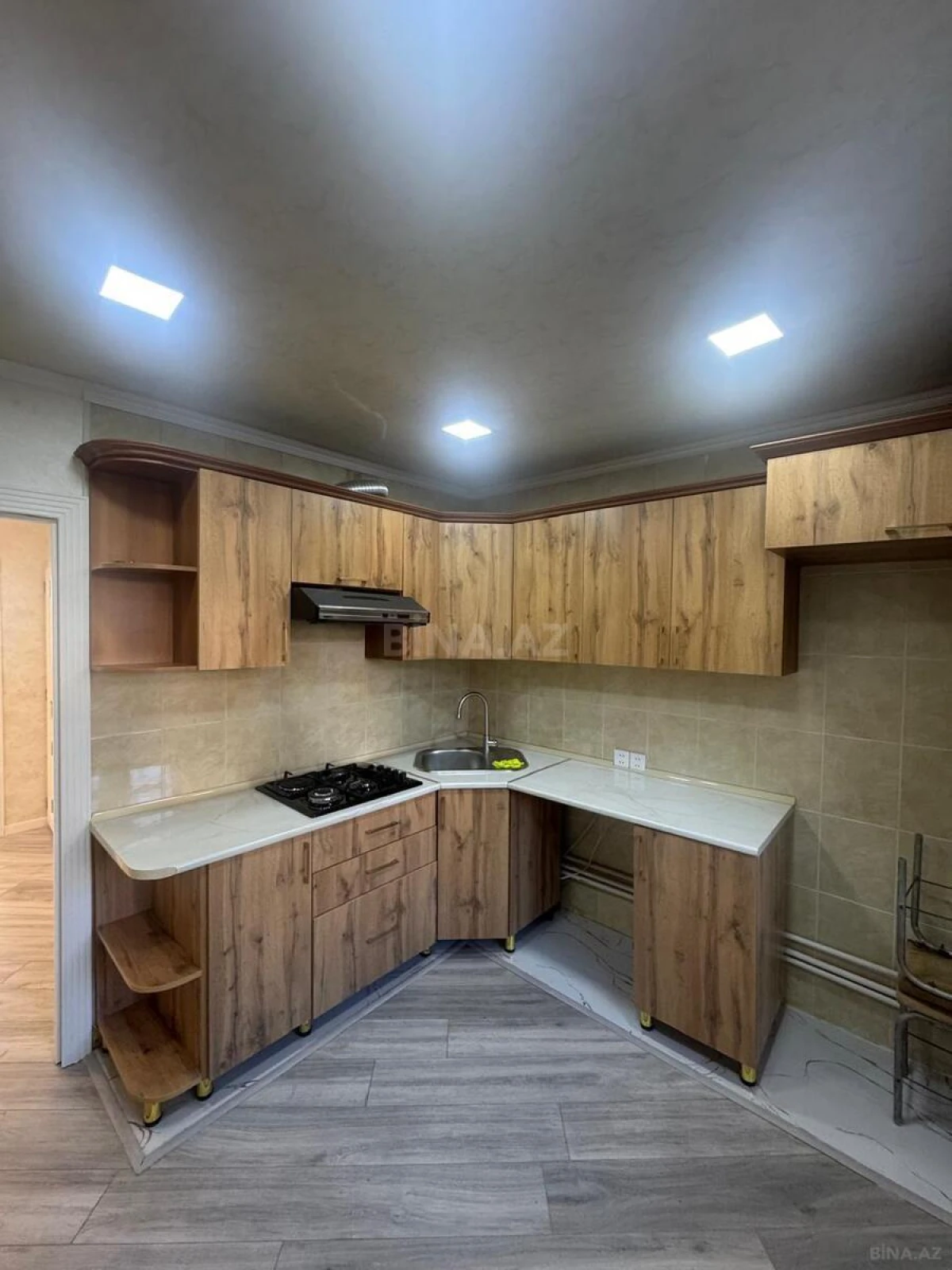 Satılır 4 otaqlı mənzil 100 m²