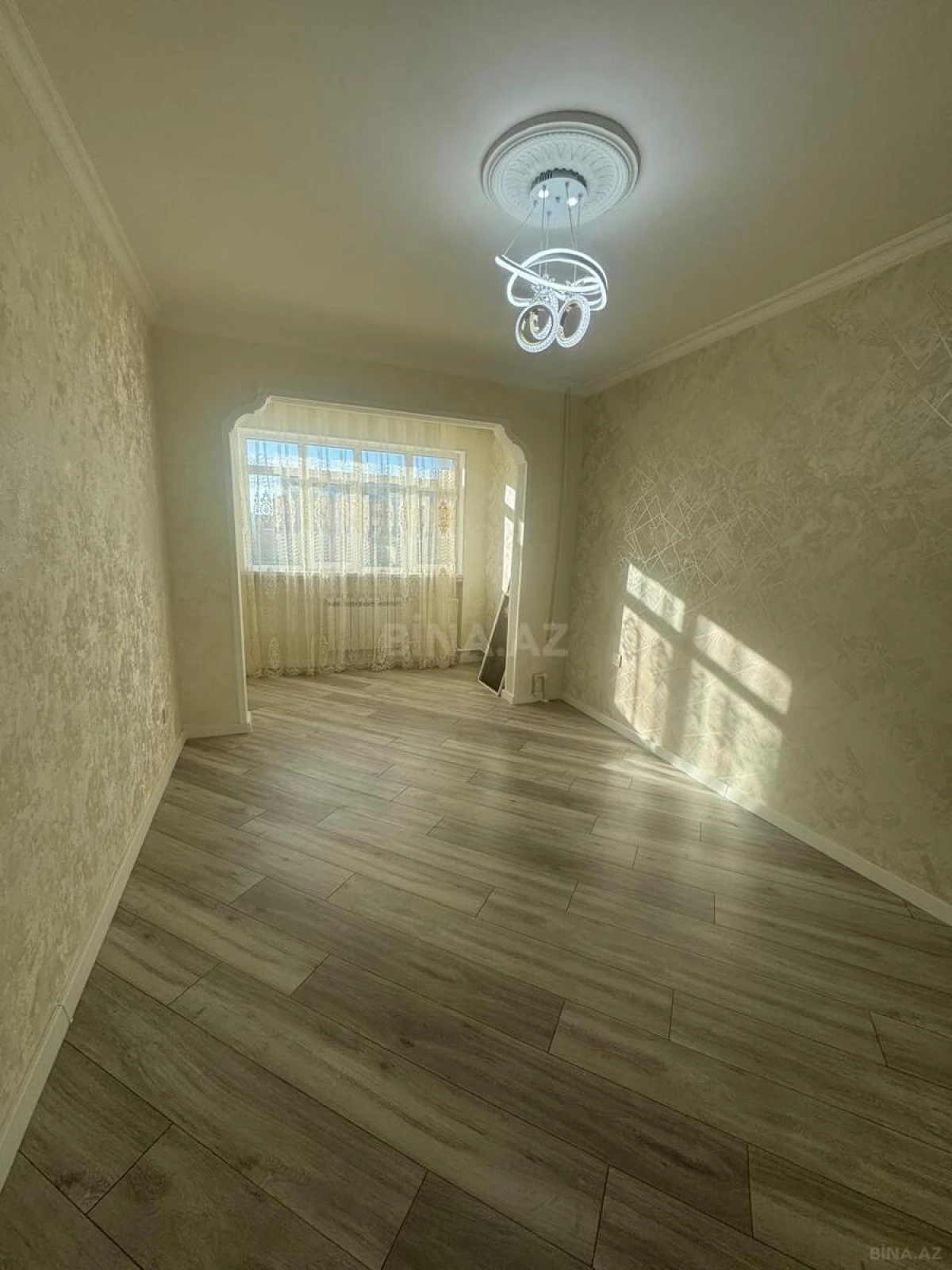 Satılır 4 otaqlı mənzil 100 m²