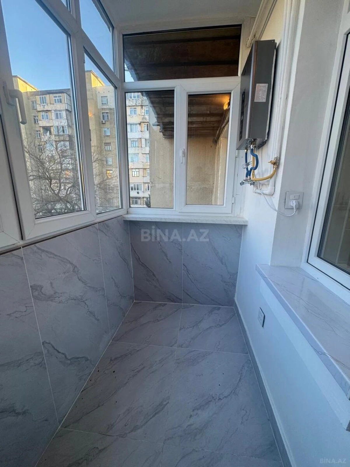 Satılır 4 otaqlı mənzil 100 m²