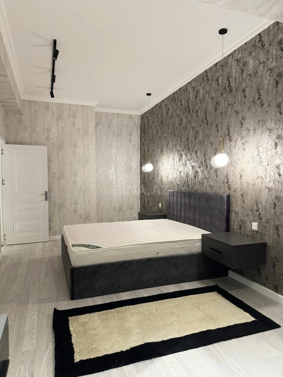 Kirayə verilir 2 otaqlı mənzil 80 m²