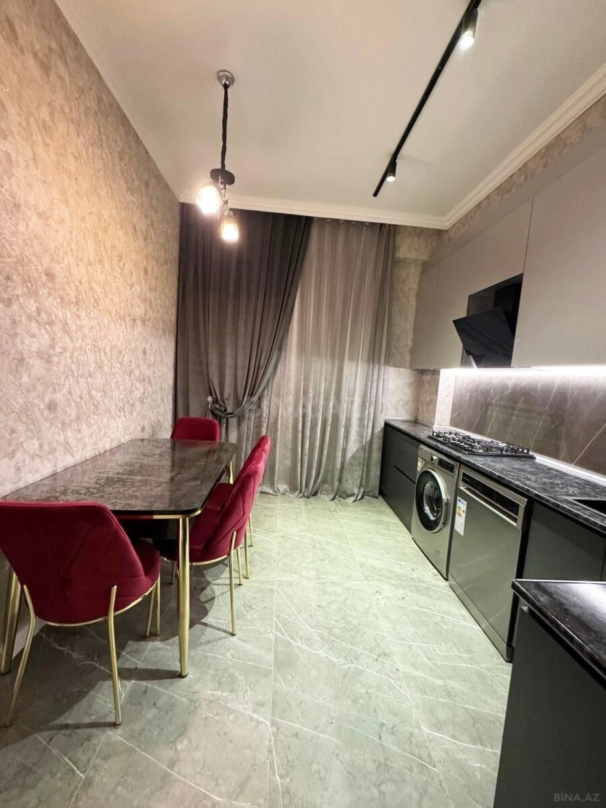 Kirayə verilir 2 otaqlı mənzil 80 m²