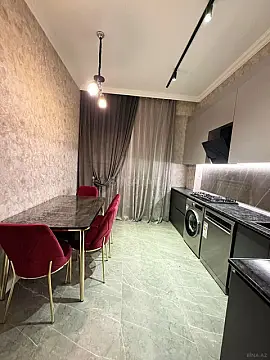Kirayə verilir 2 otaqlı mənzil 80 m²