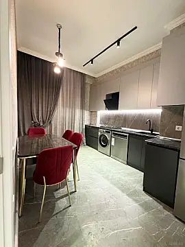Kirayə verilir 2 otaqlı mənzil 80 m²