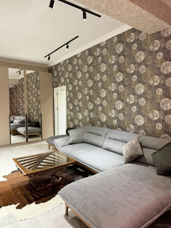 Kirayə verilir 2 otaqlı mənzil 80 m²