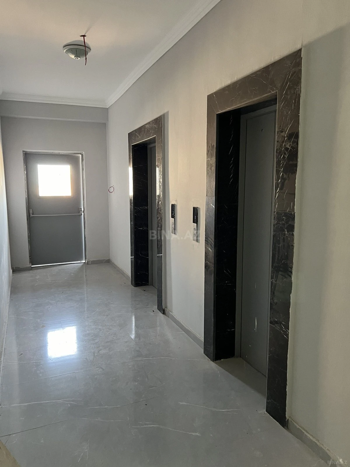 Satılır 3 otaqlı mənzil 116 m²