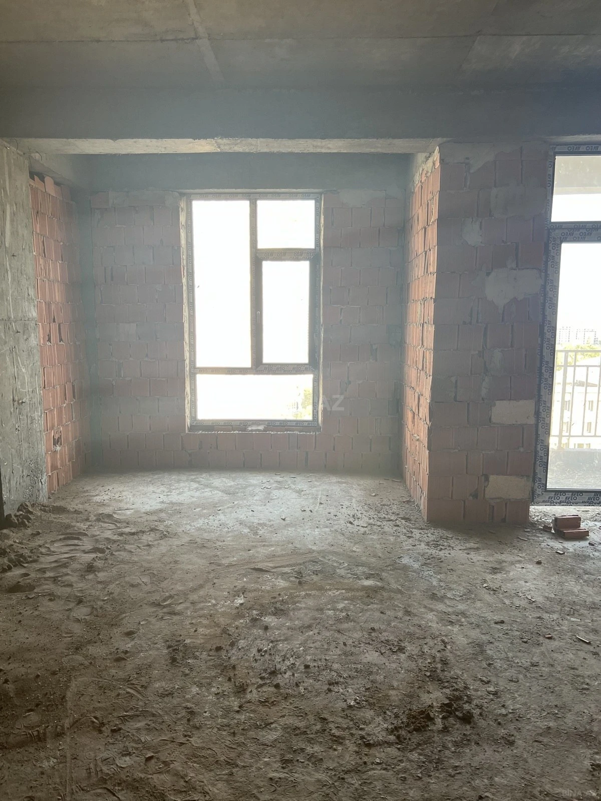 Satılır 3 otaqlı mənzil 116 m²