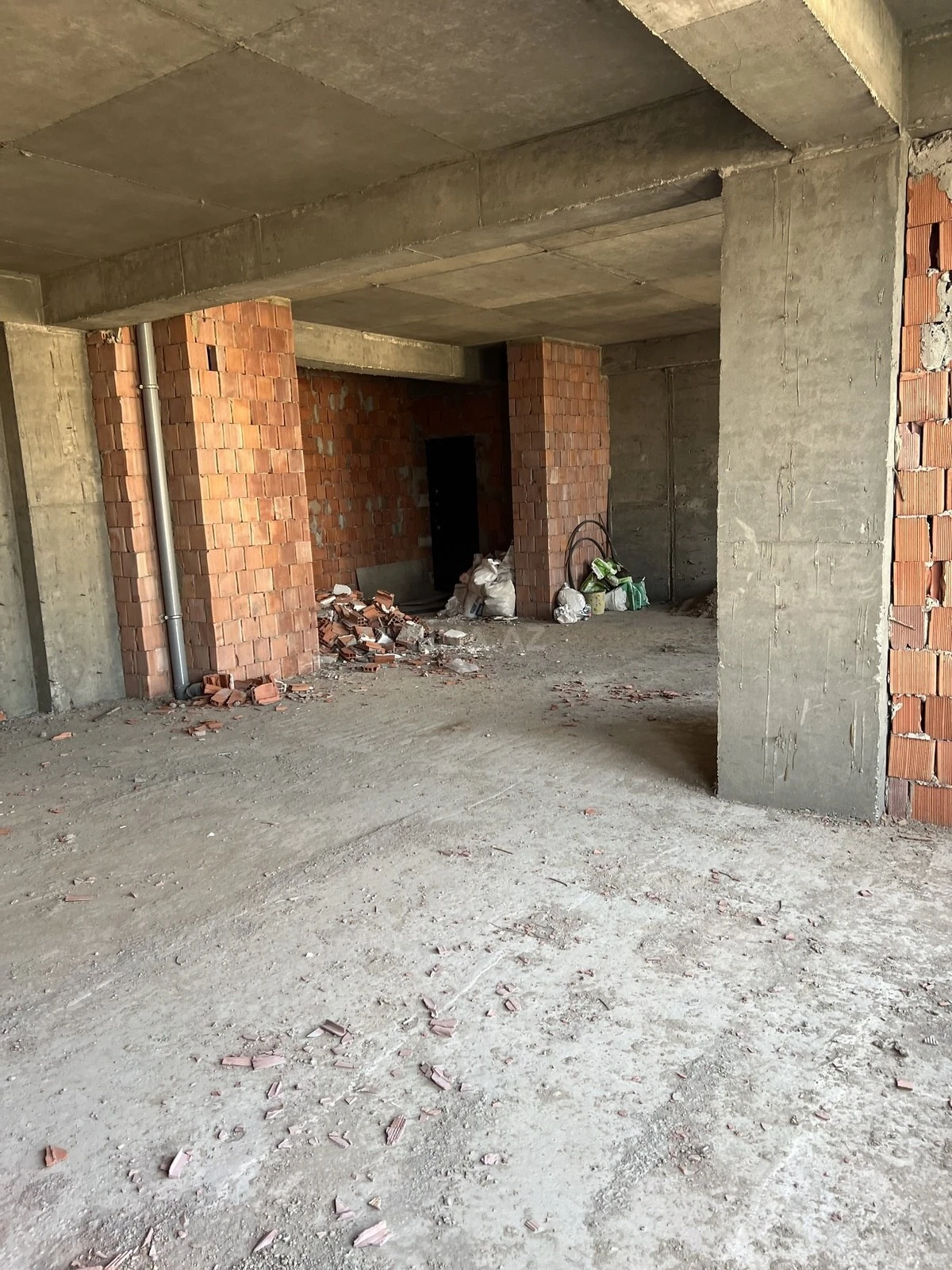 Satılır 3 otaqlı mənzil 116 m²