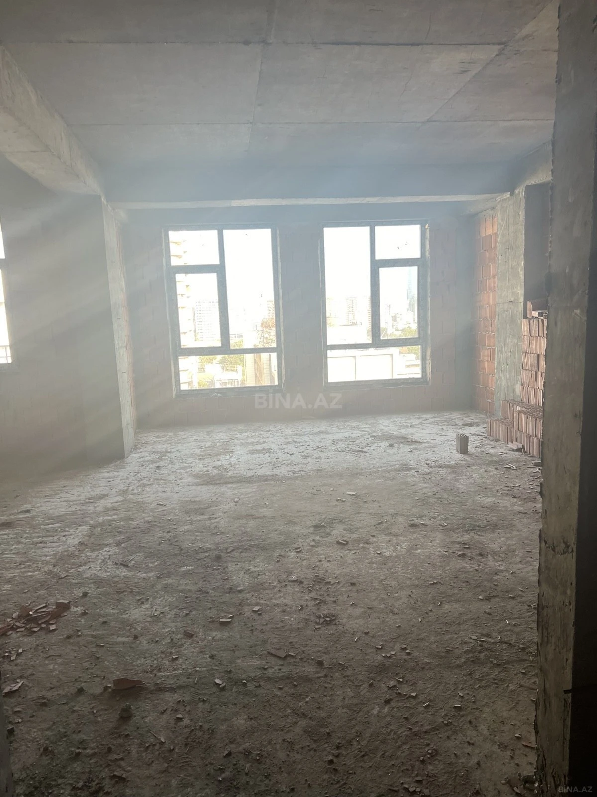 Satılır 3 otaqlı mənzil 116 m²