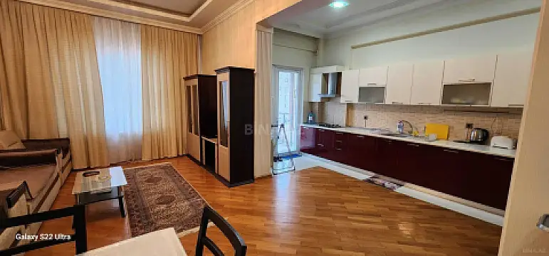 Kirayə verilir 2 otaqlı mənzil 100 m²