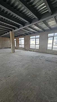 Satılır 9 otaqlı mənzil 290 m²