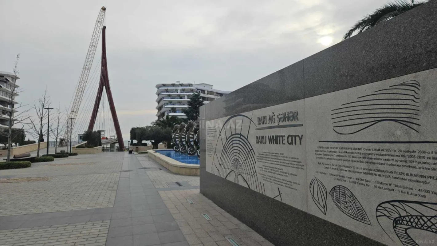 Satılır 9 otaqlı mənzil 290 m²