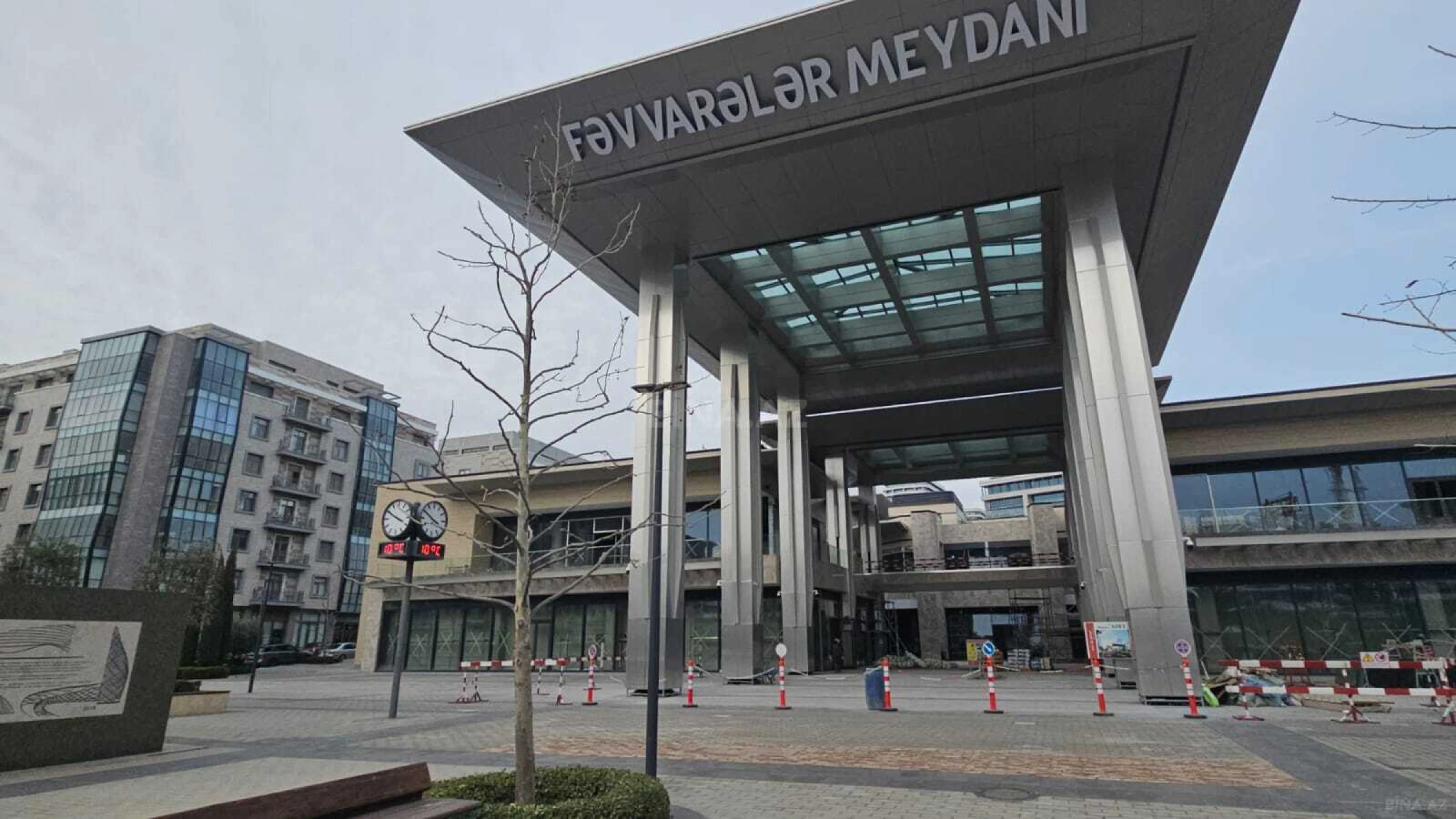 Satılır 9 otaqlı mənzil 290 m²