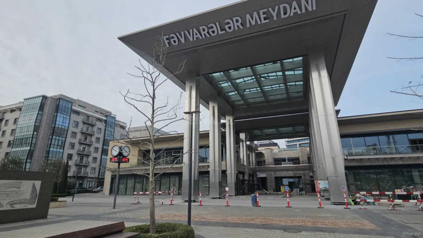 Satılır 9 otaqlı mənzil 290 m²