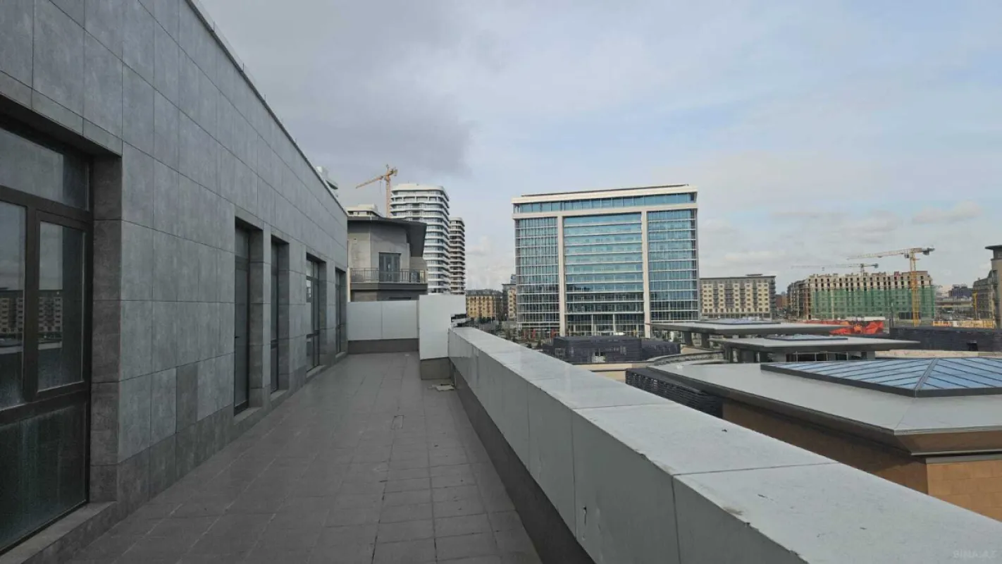 Satılır 9 otaqlı mənzil 290 m²