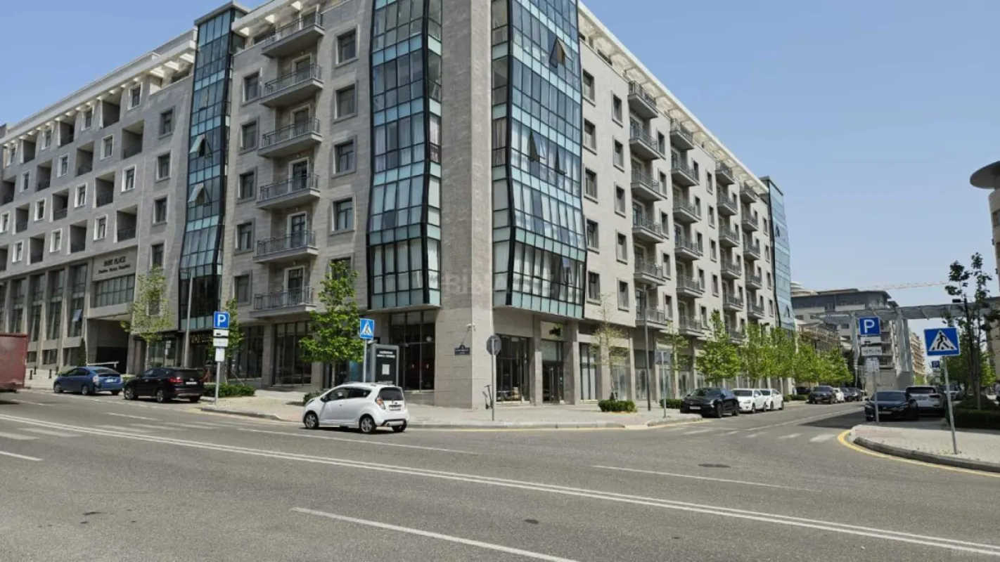 Satılır 9 otaqlı mənzil 290 m²