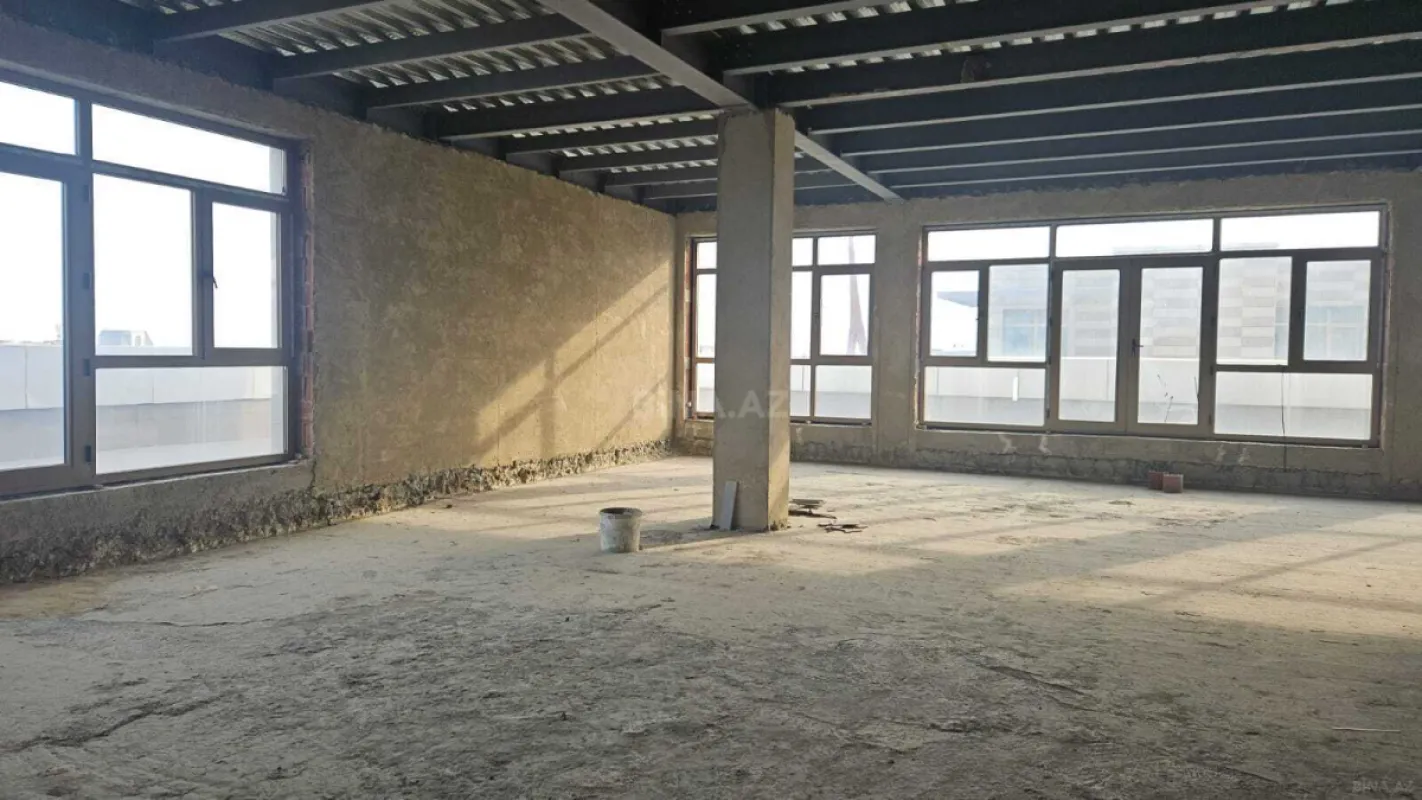 Satılır 9 otaqlı mənzil 290 m²
